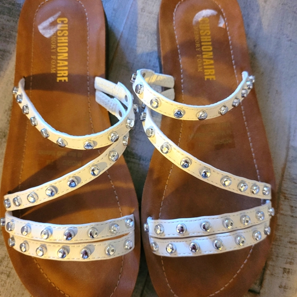 New In Box Cushionaire white sandals, size 7